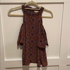 🌼Off the shoulder designed shirt